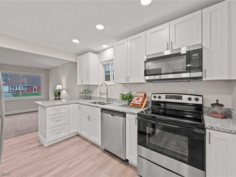 1757 Windsor Street, Cuyahoga Falls, OH 44221 Photo 10