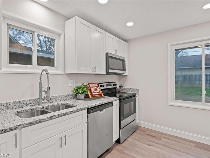 1757 Windsor Street, Cuyahoga Falls, OH 44221 Photo 9