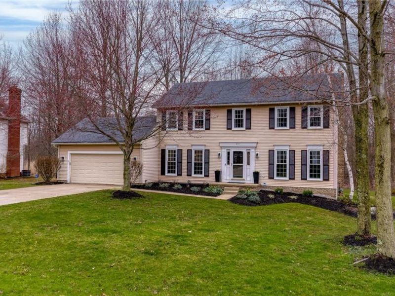 917 Silverberry Lane, Hudson, OH 44236 Photo 2