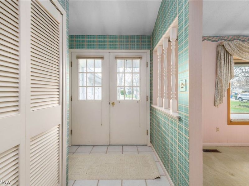 5610 Dorothy Drive, North Olmsted, OH 44070 Photo 4