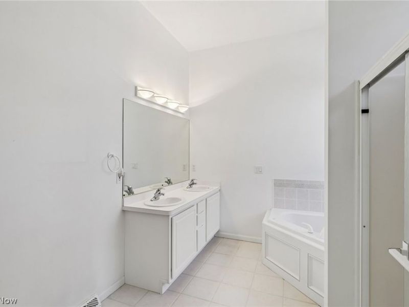 11320 S Forest Drive, Concord, OH 44077 Photo 23