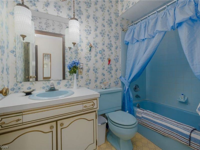 7951 Lake O Springs Avenue NW, North Canton, OH 44720 Photo 22