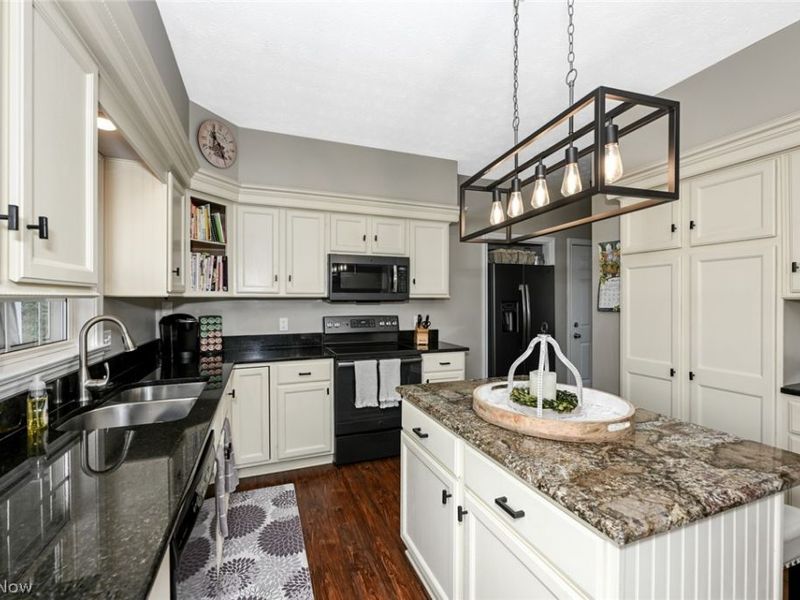 240 Gloucester Drive, Medina, OH 44256 Photo 13