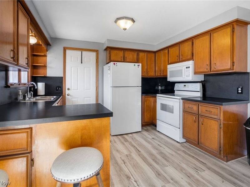 7412 Mudbrook Street NW, Massillon, OH 44646 Photo 12