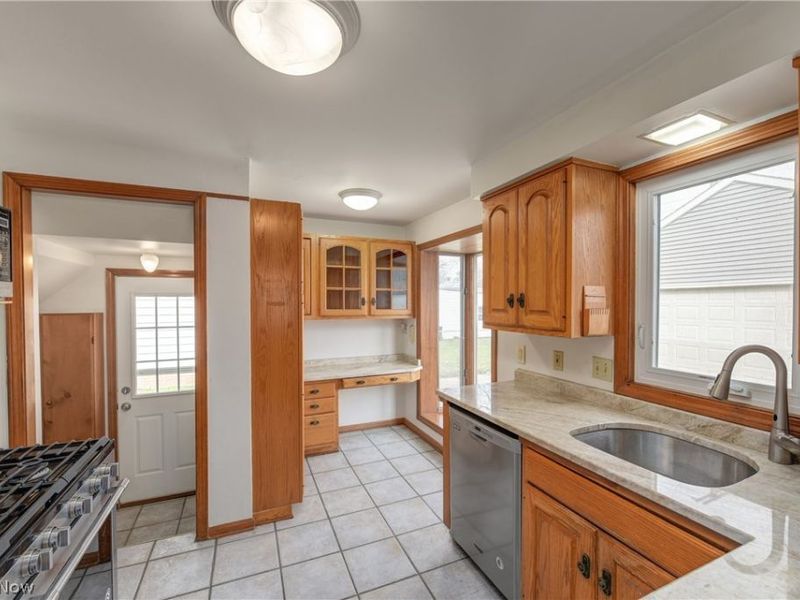 20798 Eastwood Avenue, Fairview Park, OH 44126 Photo 11