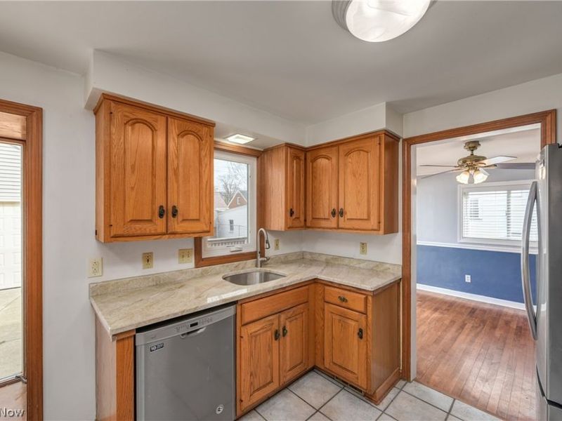 20798 Eastwood Avenue, Fairview Park, OH 44126 Photo 15