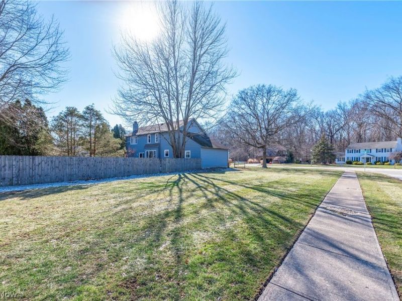 287 Greenbriar Drive, Avon Lake, OH 44012 Photo 10