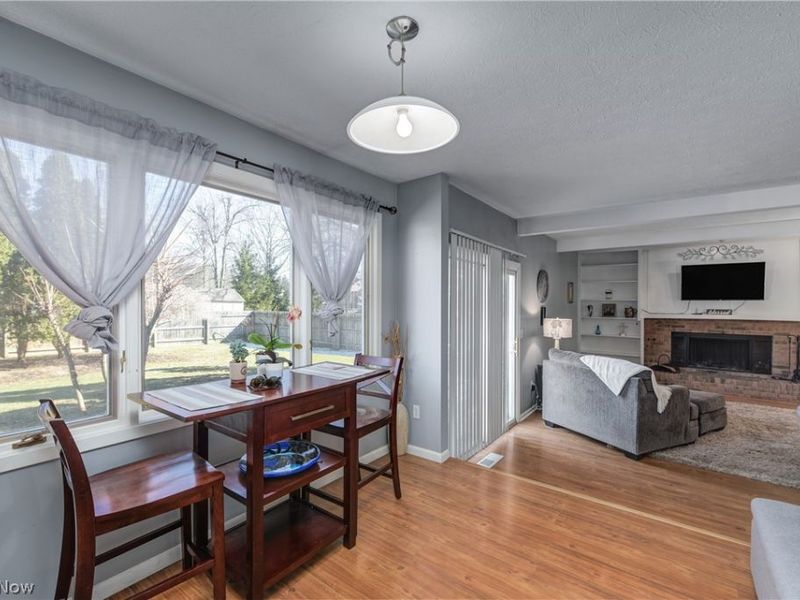 287 Greenbriar Drive, Avon Lake, OH 44012 Photo 3