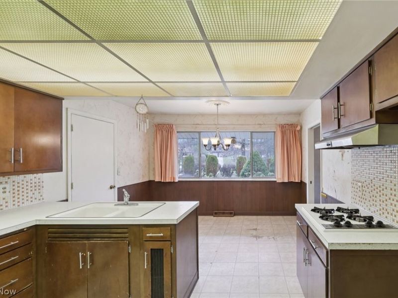 7448 Amber Lane, Brecksville, OH 44141 Photo 10