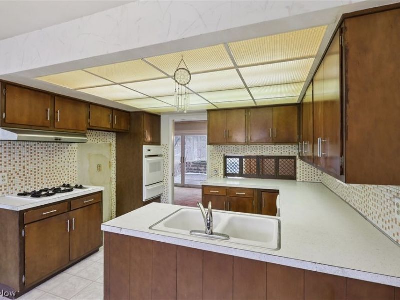 7448 Amber Lane, Brecksville, OH 44141 Photo 12