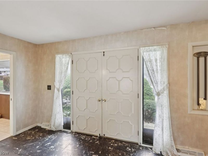 7448 Amber Lane, Brecksville, OH 44141 Photo 4