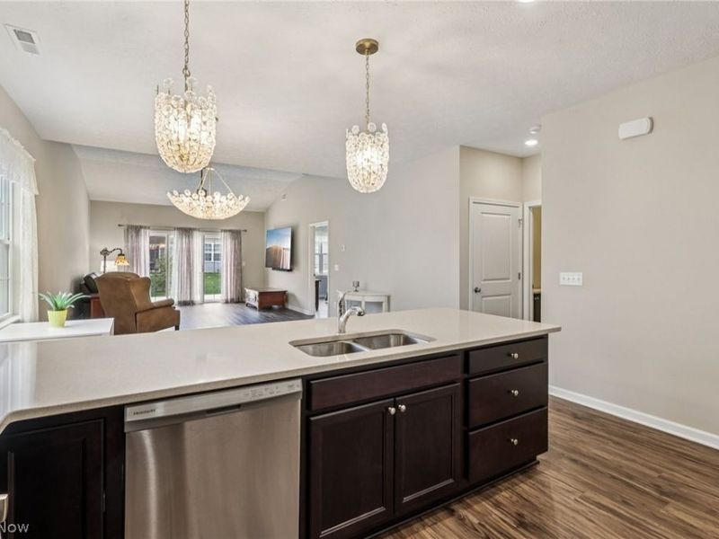 271 Silver Spring Circle, Elyria, OH 44035 Photo 13
