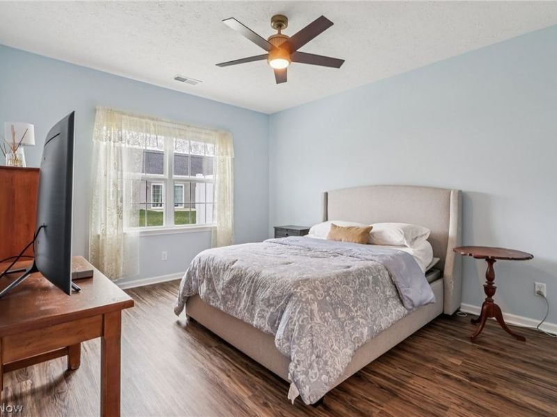 271 Silver Spring Circle, Elyria, OH 44035 Photo 15