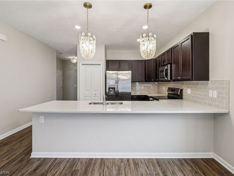 271 Silver Spring Circle, Elyria, OH 44035 Photo 9