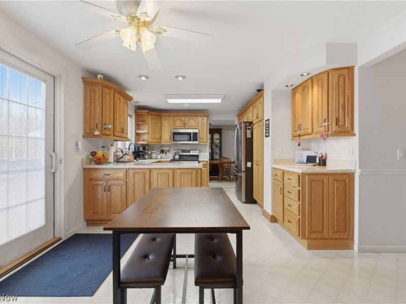 372 Briar Lake Drive, Elyria, OH 44035 Photo 18