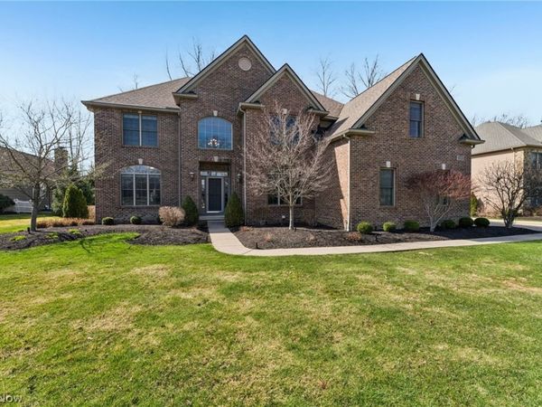 1800 Bur Oak Drive, Westlake, OH 44145