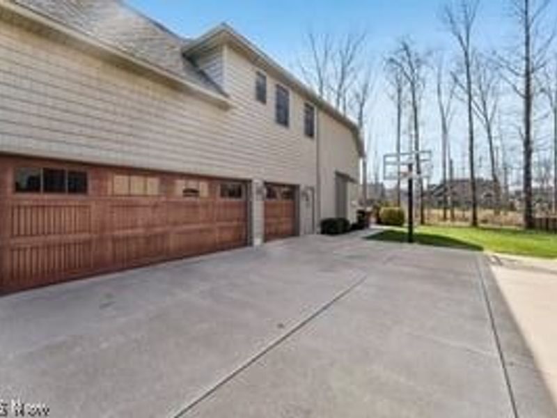 1800 Bur Oak Drive, Westlake, OH 44145 Photo 8