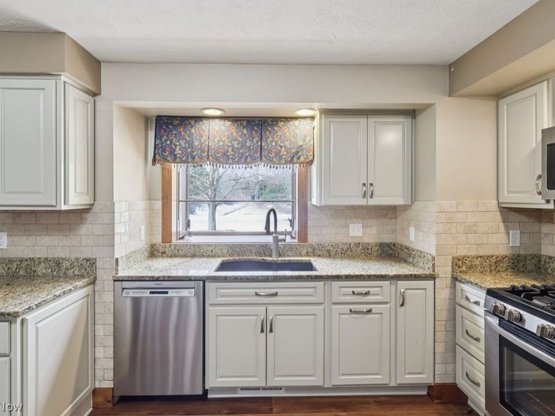 7282 Thornapple Lane, Solon, OH 44139 Photo 13