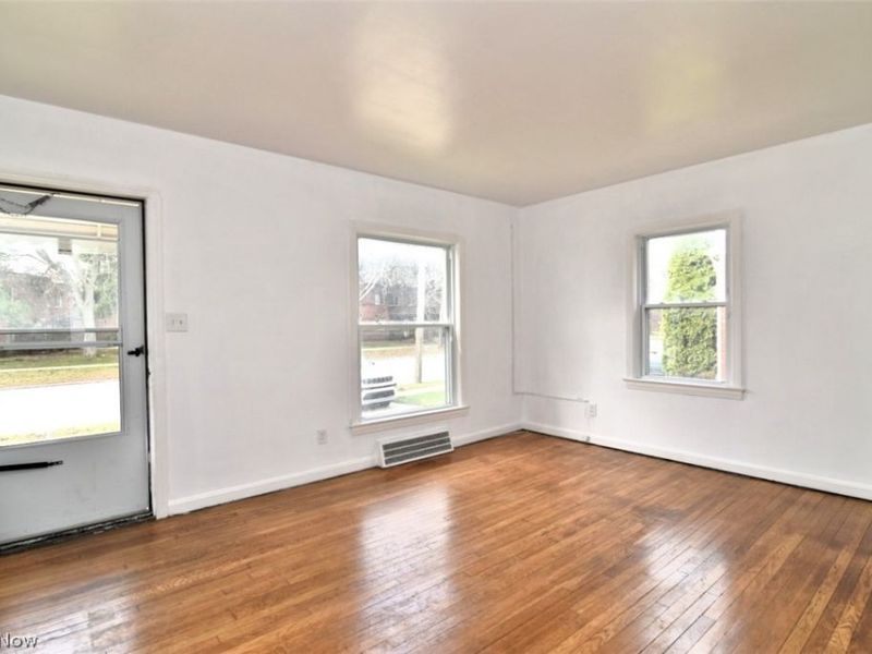 849 S Green Road, South Euclid, OH 44121 Photo 3