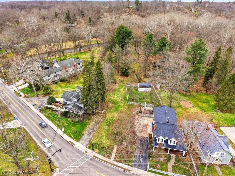 106 Solon Road, Chagrin Falls, OH 44022 Photo 2