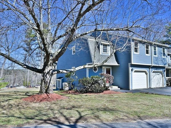 8 Village Green, Unit 8, Sturbridge, MA 01566