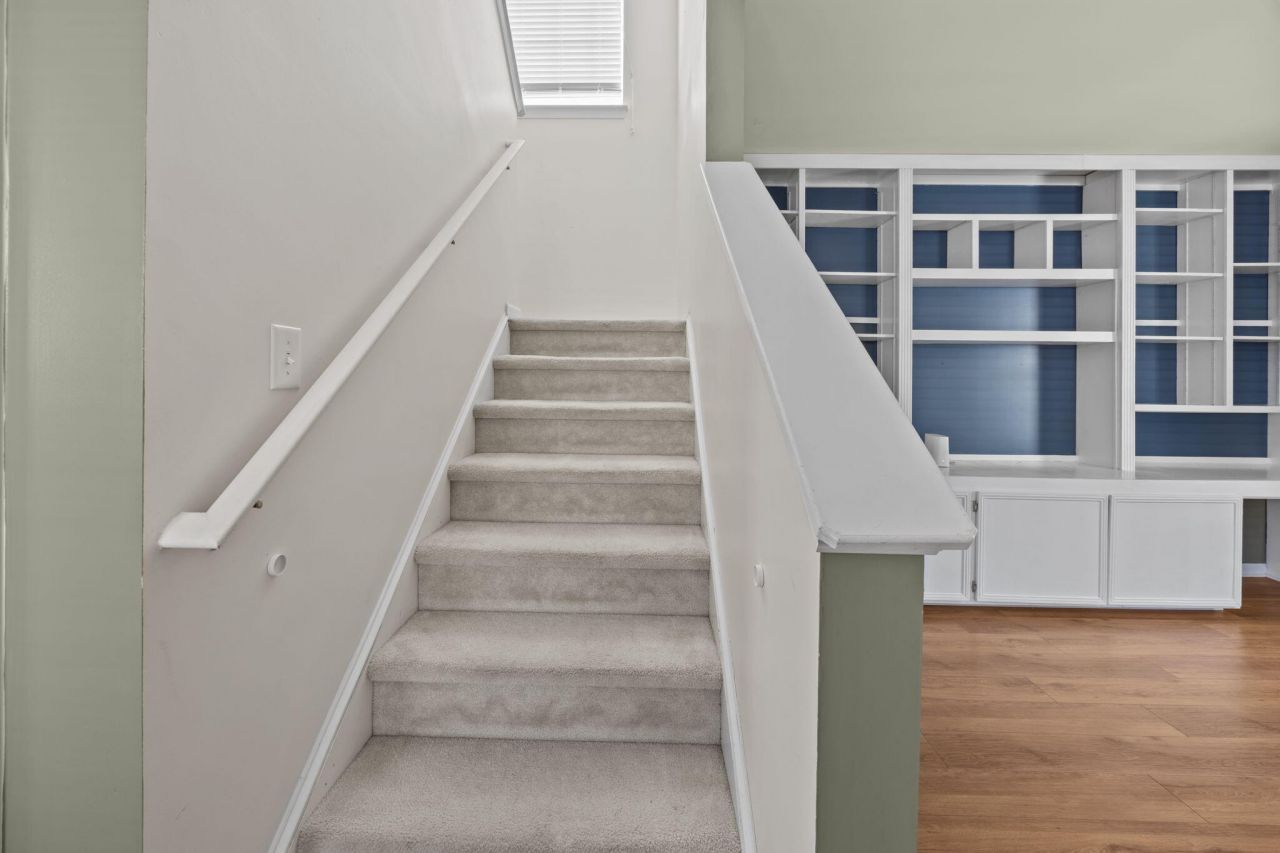 8950 Planters Row Lane Photo 15