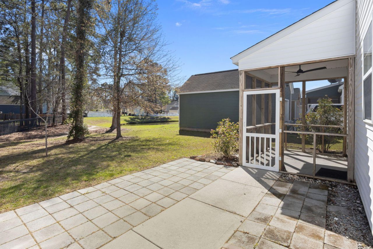 8950 Planters Row Lane Photo 32