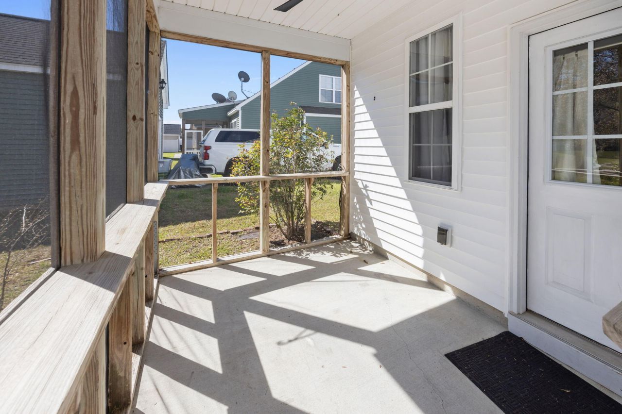 8950 Planters Row Lane Photo 33