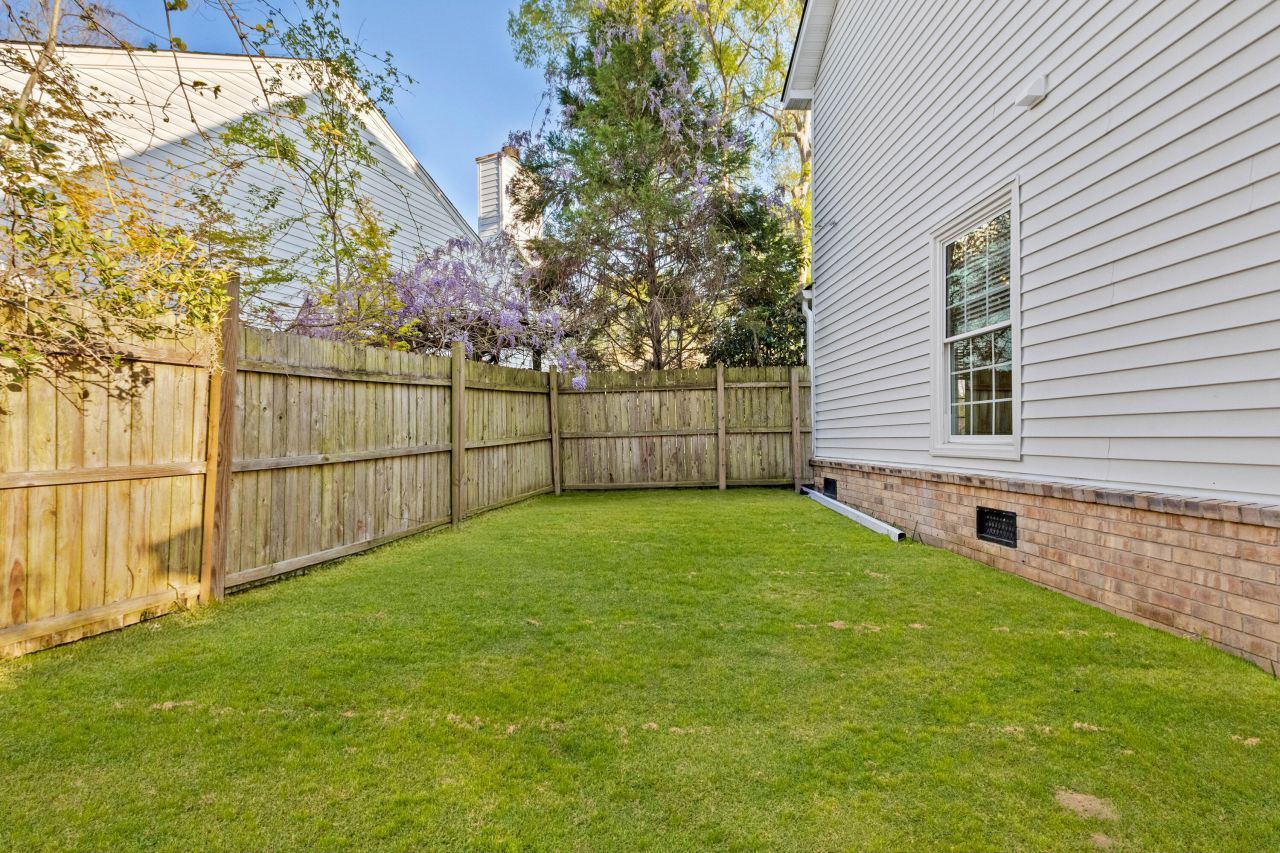 45 Oatly Circle Photo 49