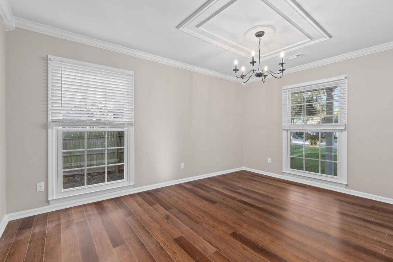 45 Oatly Circle Photo 6