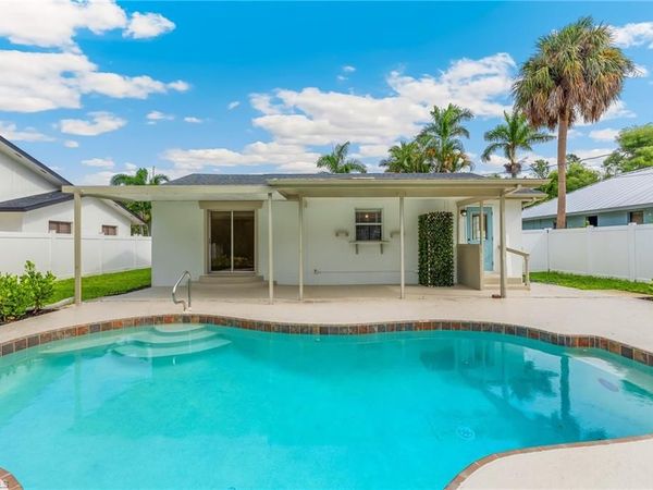 1342 Alhambra DR , FORT MYERS, FL 33901
