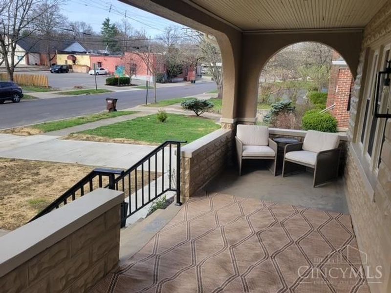 26 Chestnut Avenue, Wyoming, OH 45215 Photo 3