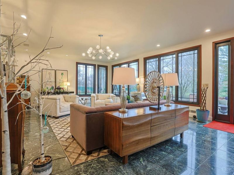 206 Hilltop Lane, Wyoming, OH 45215 Photo 10