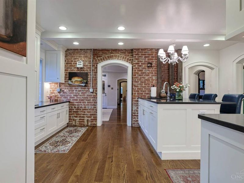 206 Hilltop Lane, Wyoming, OH 45215 Photo 19