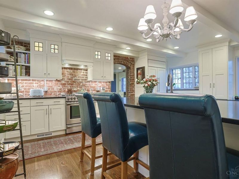 206 Hilltop Lane, Wyoming, OH 45215 Photo 23