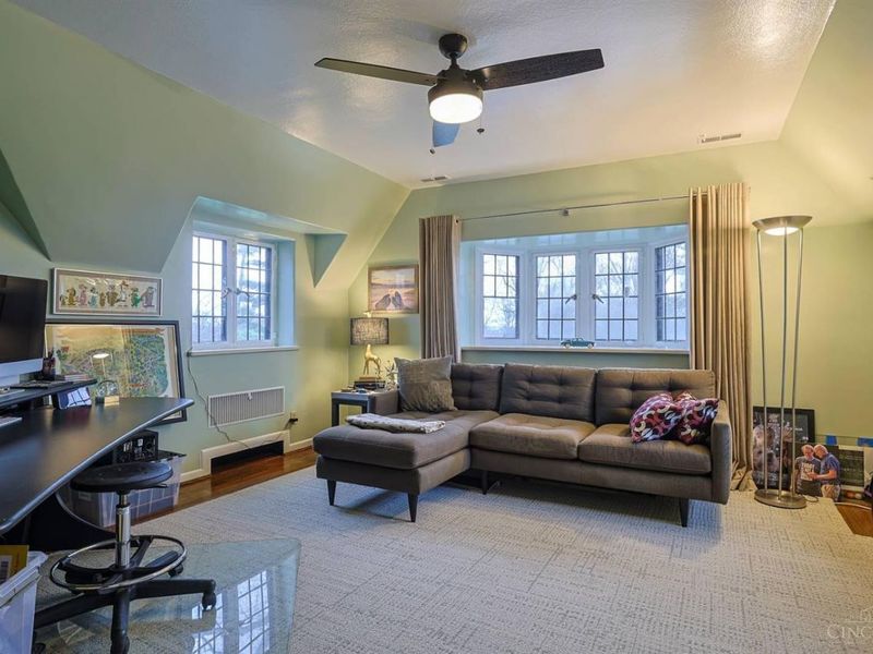 206 Hilltop Lane, Wyoming, OH 45215 Photo 36