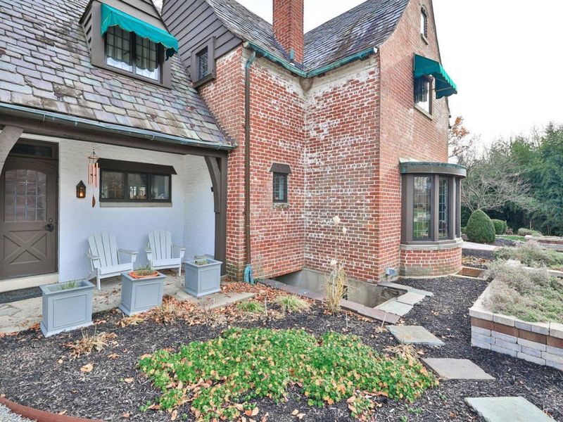 206 Hilltop Lane, Wyoming, OH 45215 Photo 4