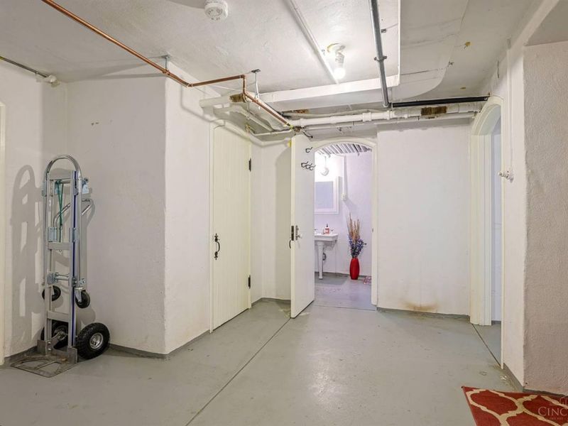 206 Hilltop Lane, Wyoming, OH 45215 Photo 40