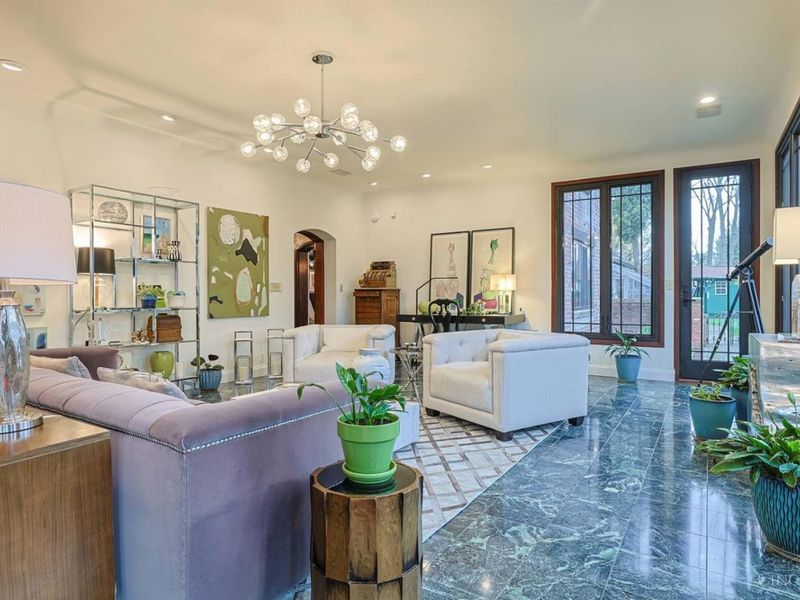 206 Hilltop Lane, Wyoming, OH 45215 Photo 9