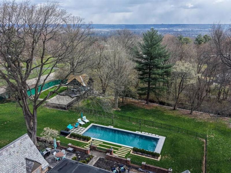 206 Hilltop Lane, Wyoming, OH 45215 Photo 93