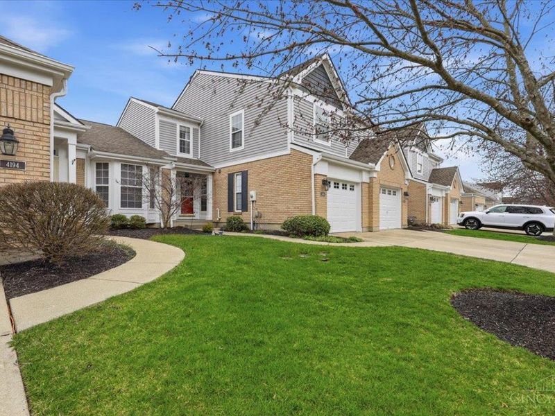 4190 East Village Drive, Mason, OH 45040 Photo 2