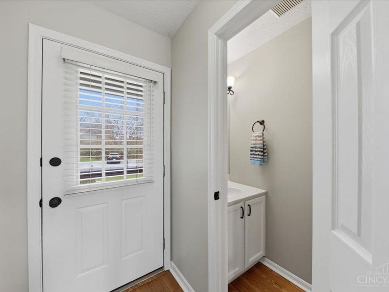 4190 East Village Drive, Mason, OH 45040 Photo 4