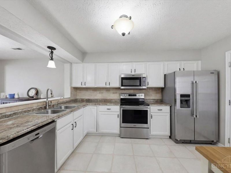 4190 East Village Drive, Mason, OH 45040 Photo 6