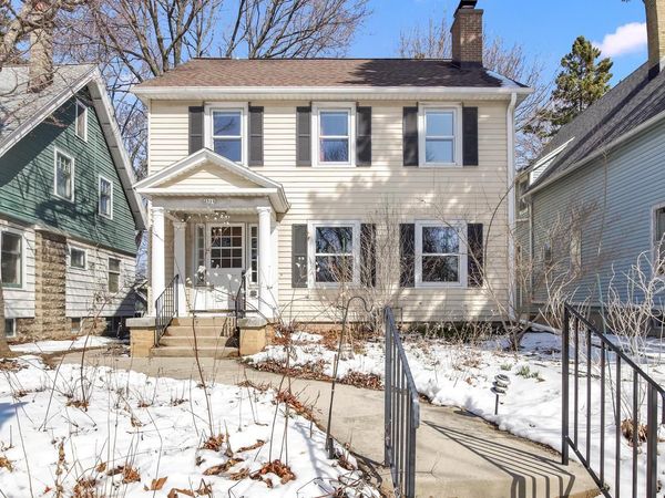 2512 E Edgewood AVENUE, Shorewood, WI 53211