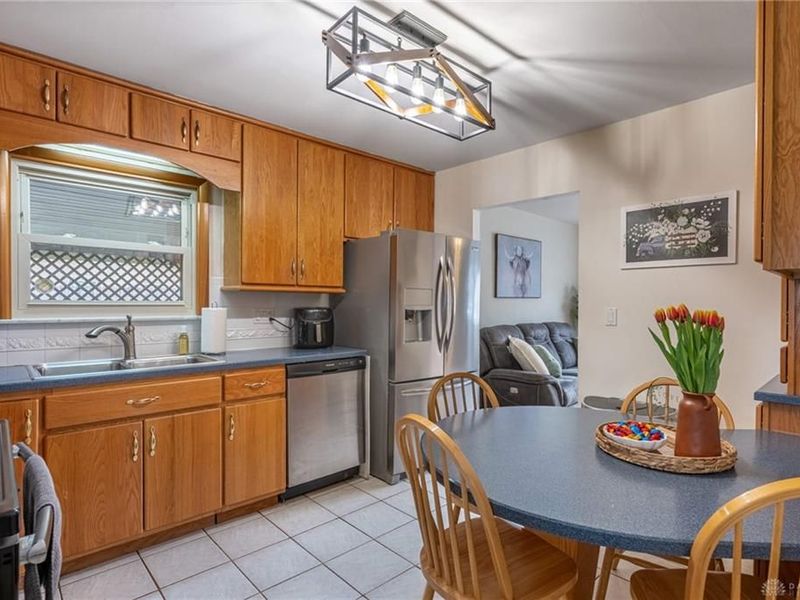 5943 Sharp Road, Riverside, OH 45432 Photo 6