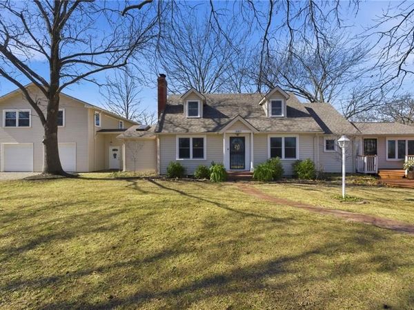 14401 Lookout Drive, Kansas City, MO 64139