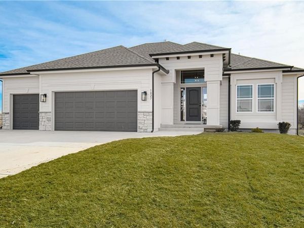 1027 Fir Lane, Liberty, MO 64068