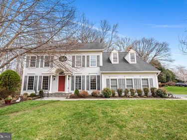 8648 CHASE GLEN CIRCLE, FAIRFAX STATION, VA 22039