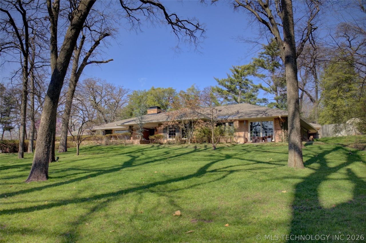 4464 Oak Road, Tulsa, OK 74105 Main Photo