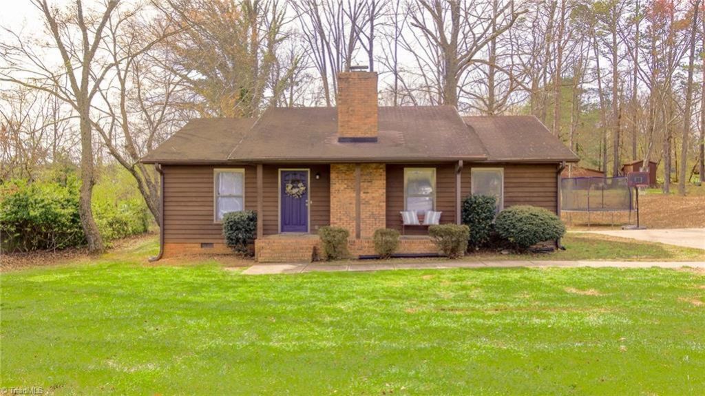 303 Island Drive, Madison, NC 27025 Main Photo